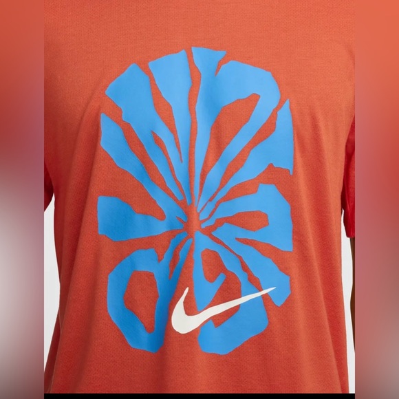 NWT Nike Rise 365 Run Energy Dri-Fit Short-Sleeve
Running Top - Picture 6 of 6